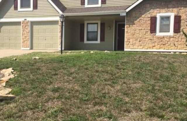 4404 W 24 Pl - 4404 24th Place, Lawrence, KS 66047
