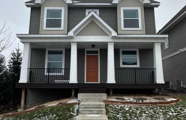 Beautiful 3 bed 3 bath home in the heart of Eden prairie! photos photos