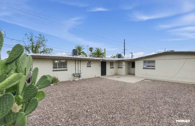 Charming 2BR Duplex in Tucson Gallery 4