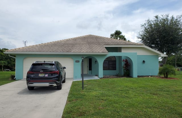 1709 Englewood Ave - 1709 Englewood Avenue, Lehigh Acres, FL 33936