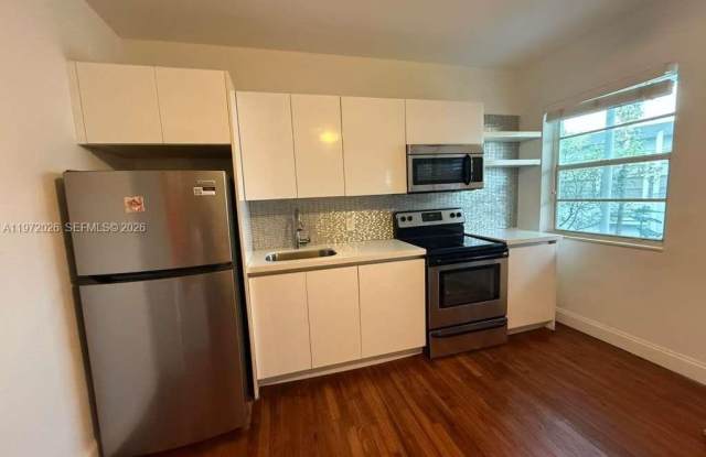 1925 Washington Ave photos photos