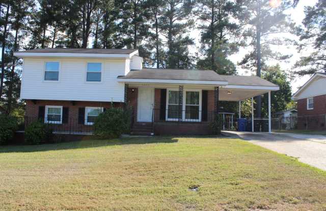 Chestnut Hills - 5491 Maplewood Court, Fayetteville, NC 28314