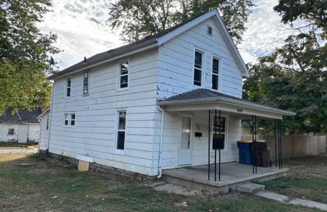 Check Out This 3-Bed/1.5-Bath House in Bluffton! - 805 South Johnson Street, Bluffton, IN 46714