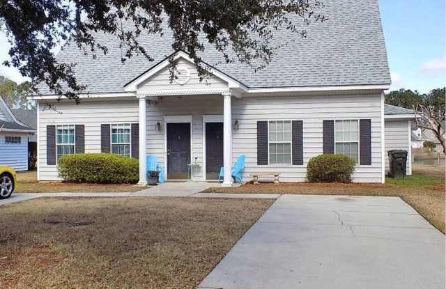 Spacious Condo with Expansive Pond Views - 9235 Ayscough Road, North Charleston, SC 29485