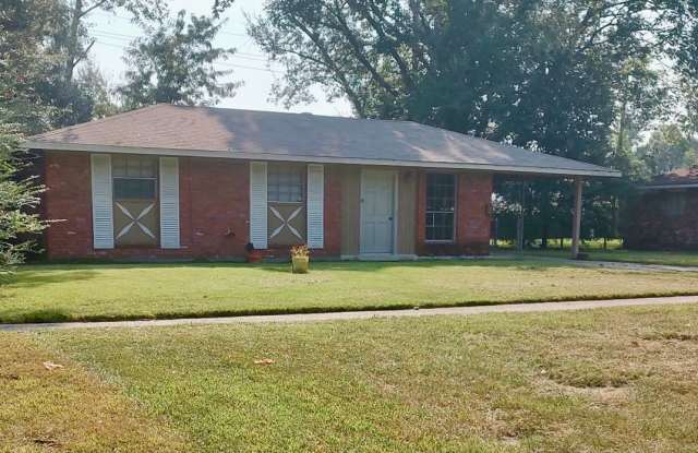 3BD/1BA House on Cedarcrest Ave. in Baton Rouge photos photos