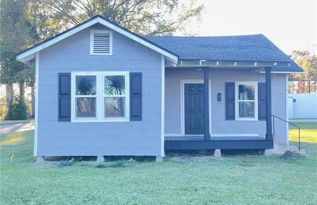 110 S LAUREL Street - 110 South Laurel Street, Hammond, LA 70401