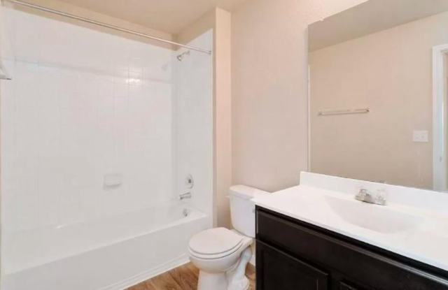 15200 Shell Bark Cove Gallery 4