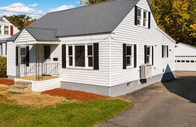 Spacious 4-Bedroom Home with Garage & Modern Heating  for Rent in Waterville photos photos