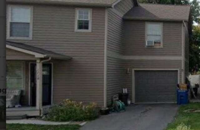 3 bedroom Upscale home Mid town photos photos