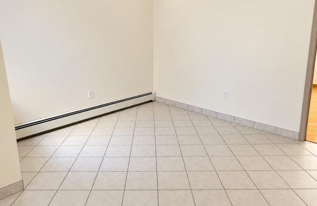 58 Pulaski Street - 2nd Floor  Right Gallery 1