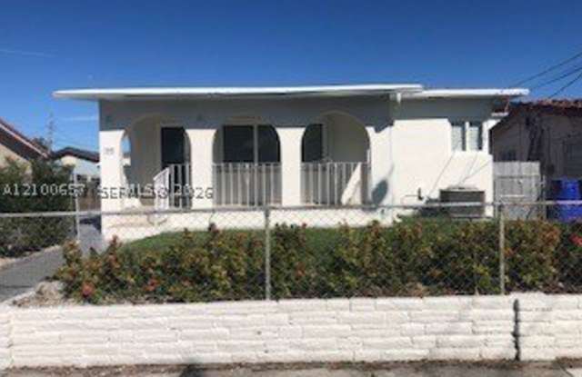 99 NW 48th Ct Gallery 2