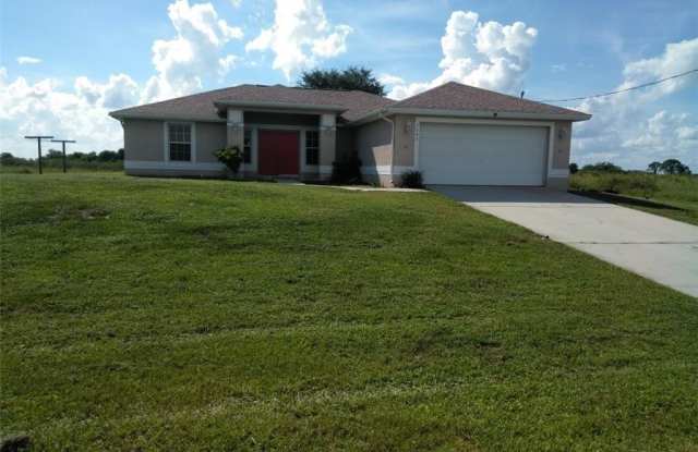7003 Brazil CIR - 7003 Brazil Circle, Port LaBelle, FL 33935