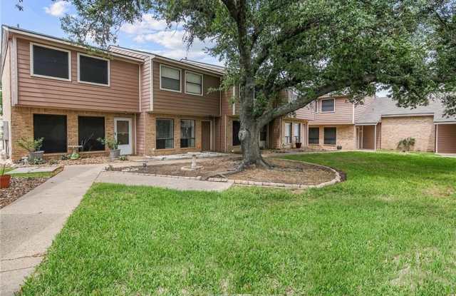 2807 Wildflower Drive unit: 21 photos photos