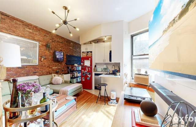312 W 48th Street Gallery 4