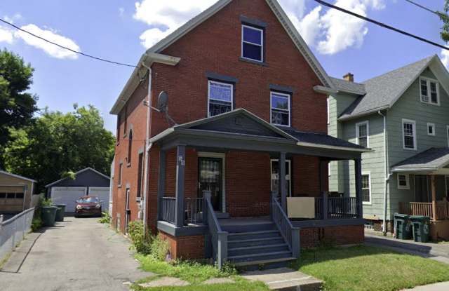 Large 4 Bedroom Single Family House Available Now! photos photos