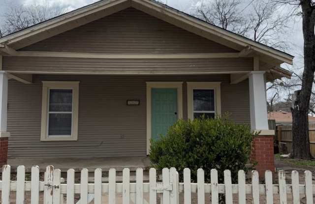 1 Bedroom 1 Bath Duplex Additional Office Space - 117 Bryan Street, Weatherford, TX 76086