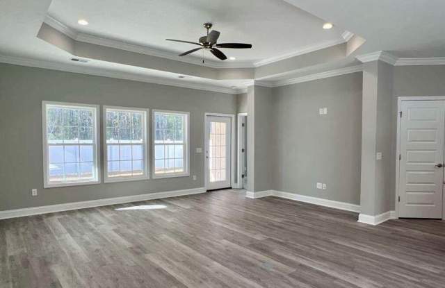 3BR/2BA Duplex Offering to Waive Pet Fee Gallery 3