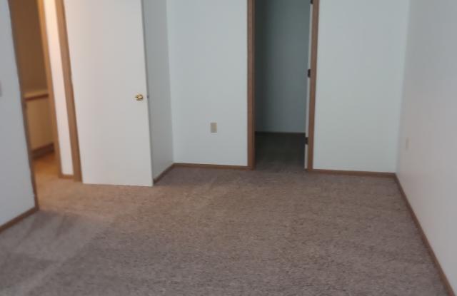 1801 Raleigh Ave photos photos