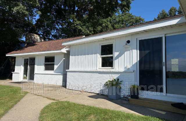 12495 Oakwood Shores Street Gallery 3