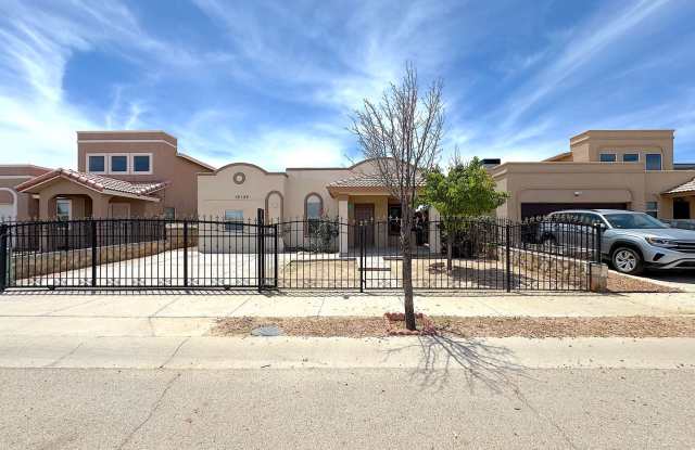 East El Paso 4 bed Refrig A/C plus Office! photos photos