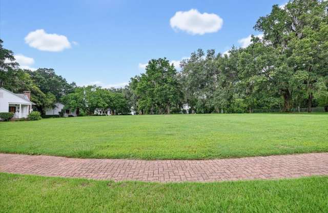 4068 Poets Trail Gallery 4