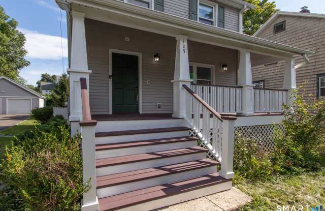 125 Oaklawn Avenue Gallery 2