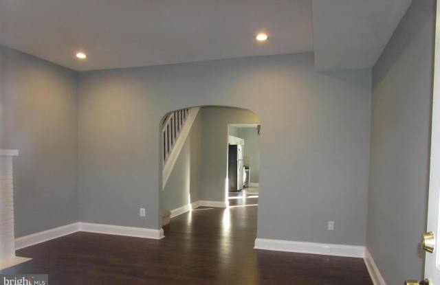 2735 CHESTERFIELD AVE Gallery 3
