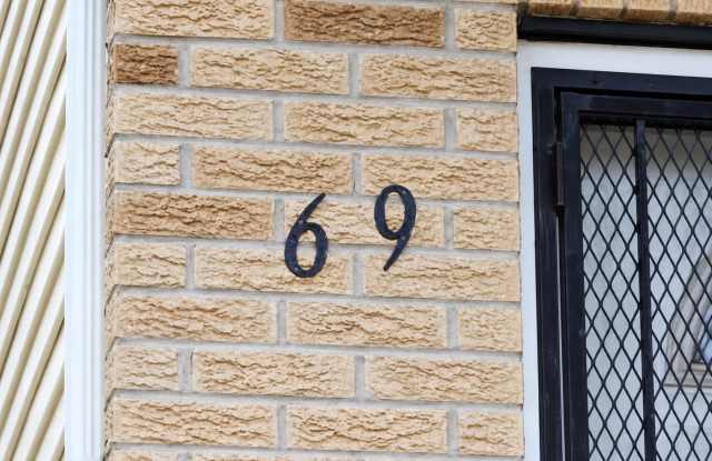 69 Milford Avenue Gallery 2