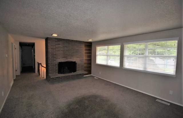 9320 112th Street Ct SW Gallery 2