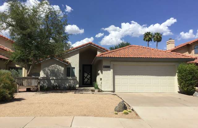 GORGEOUS REMODEL! 2 bed/2 bath in Corona Gardens - 4268 West Park Avenue, Chandler, AZ 85226