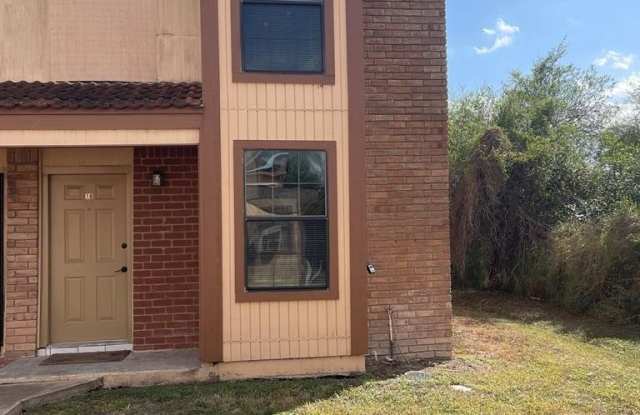 18 PALMETTO CT. - 18 Palmetto Court, Brownsville, TX 78521