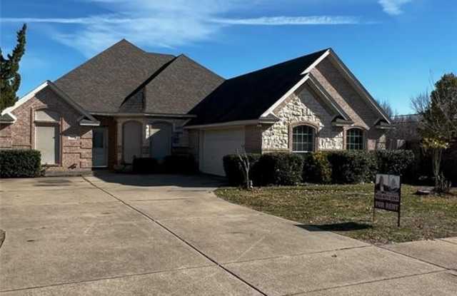 7211 Garden Green Drive - 7211 Garden Green Drive, Arlington, TX 76001