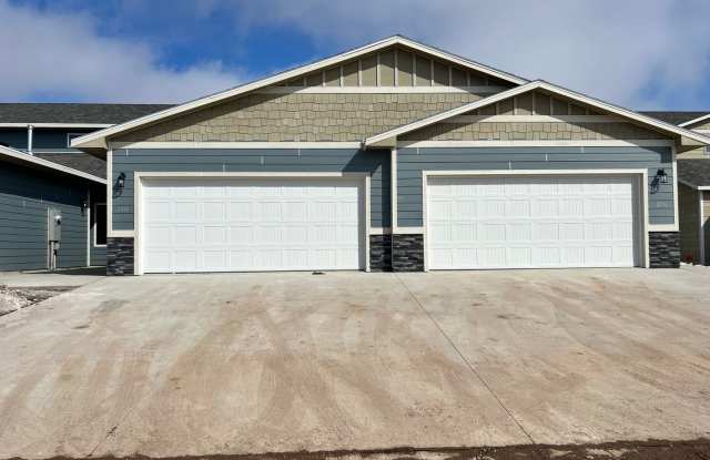 Modern 3 Bedroom Copalis Townhomes with Main-Level Primary Suite Gallery 4