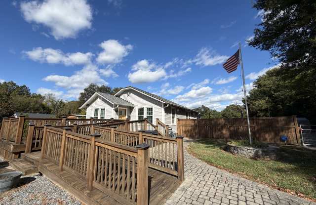 2246 Ebenezer Rd photos photos