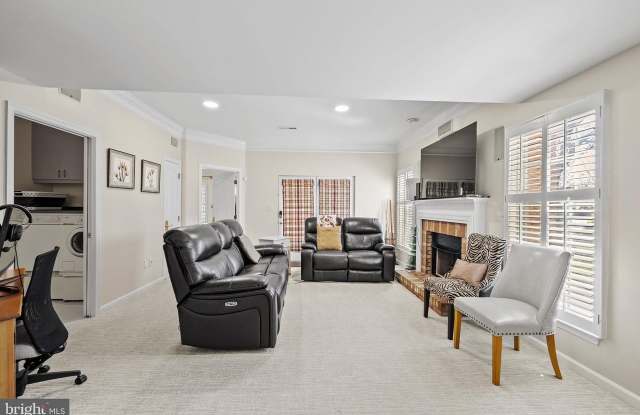 21515 Trowbridge Square - 21515 Trowbridge Square, Ashburn, VA 20147
