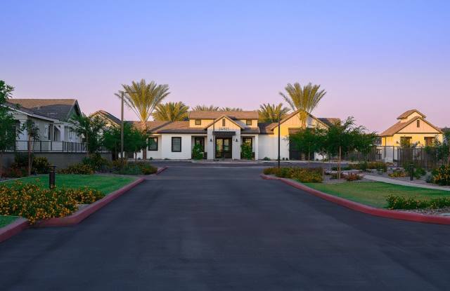 Tavalo at Queen Creek Gallery 4