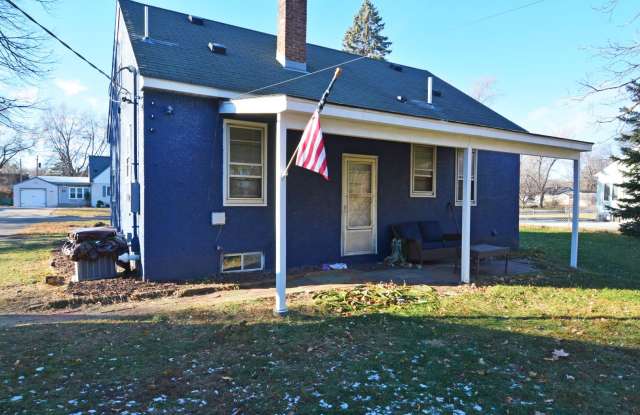 Updated Home in Mounds View 3BD 2Bath W/HUGE Backyard!! photos photos