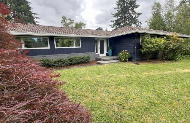 Spacious 4-Bedroom Home with Lush Landscaping, Multi-Level Backyard, and Prime Milwaukie Location photos photos