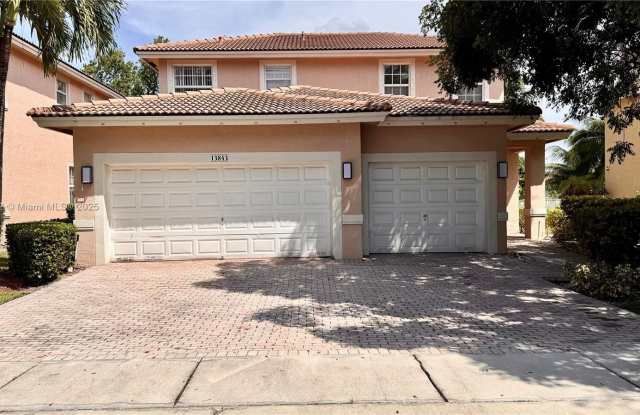 13843 SW 31st St photos photos