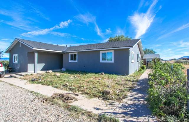 4 Bedroom 2 Bathroom home in Chino Valley Gallery 1