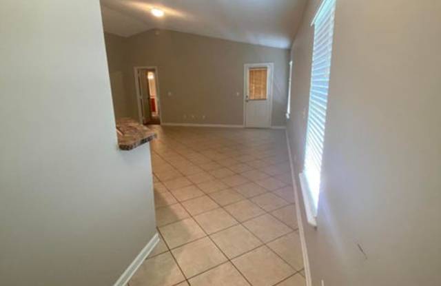 Home with Open Floorplan Gallery 3