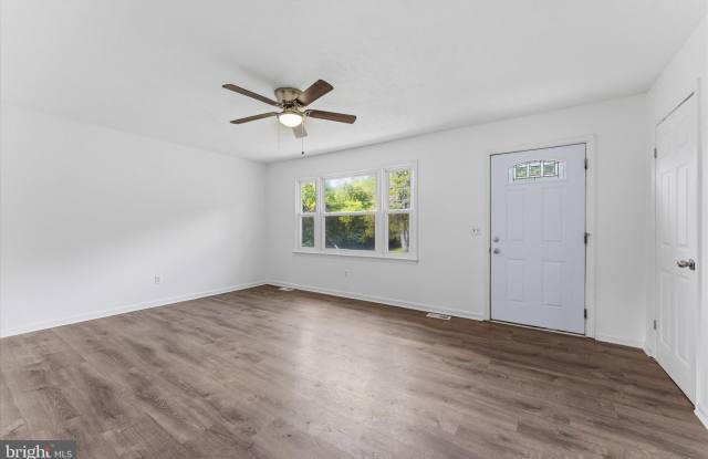 9359 PARADISE Road Gallery 4