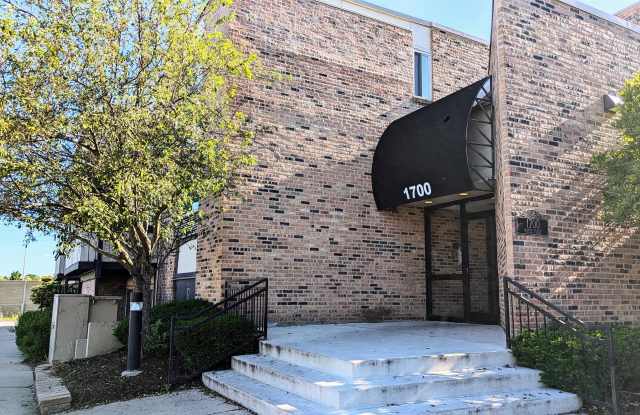 1700 Maple Place - 1 - 1700 Maple Place, Schaumburg, IL 60173
