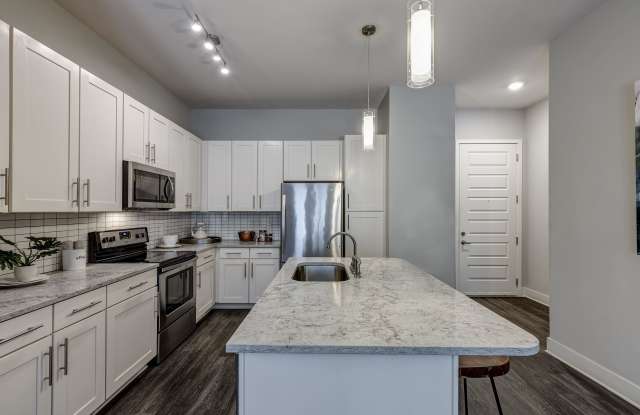 1400 Chestnut Apartments Gallery 3