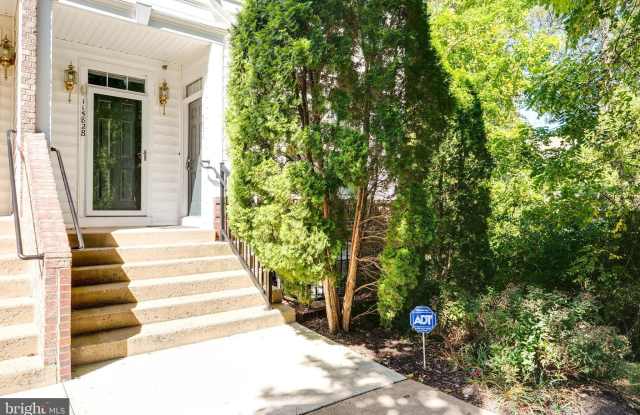 11582-A CAVALIER LANDING Court unit: 904A - 11582 Cavalier Landing Court, Fair Oaks, VA 22030