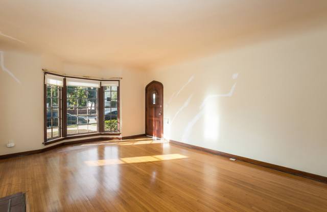 1036 S Cochran Avenue Gallery 4
