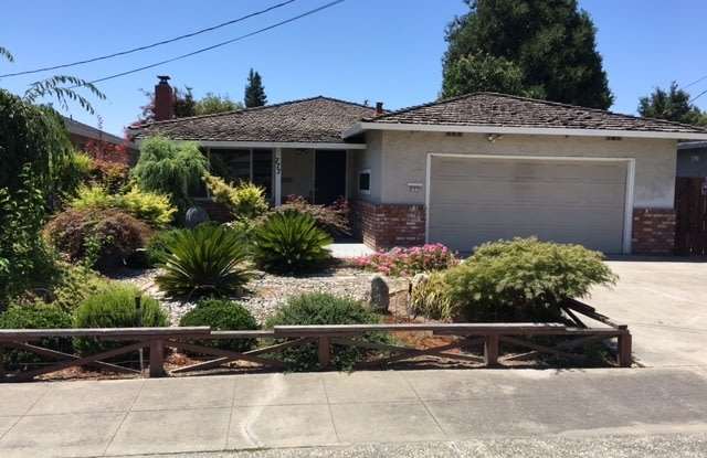 Charming 3 bed 2 bath home at 777 N 20th Street, San Jose - 777 North 20th Street, San Jose, CA 95112