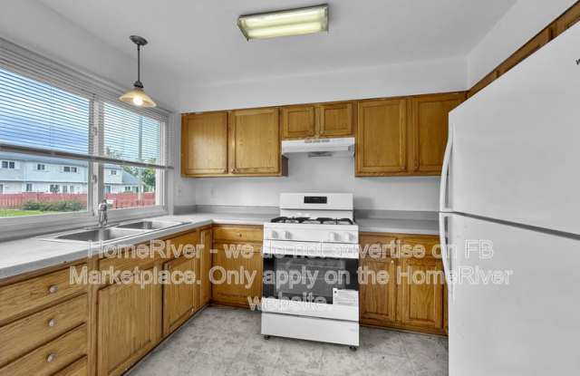 411 Gainsborough Ct Gallery 3