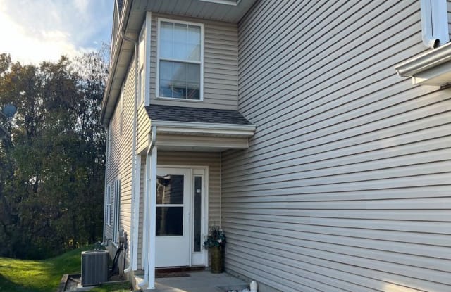 8042 N Elmwood Ave - 8042 North Elmwood Avenue, Kansas City, MO 64119