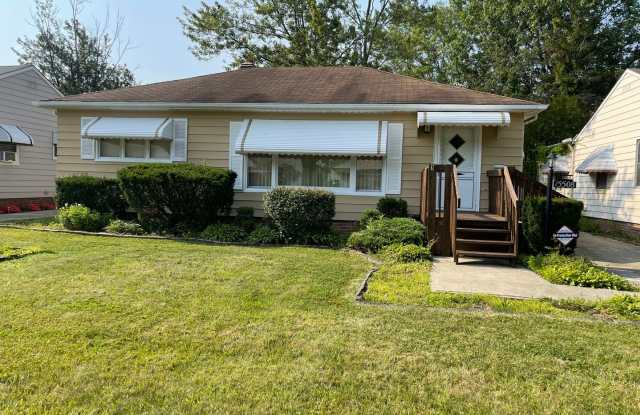 15508 Steinway Blvd. - 15508 Steinway Boulevard, Maple Heights, OH 44137 15508 Steinway Blvd. - 15508 Steinway Boulevard, Maple Heights, OH 44137